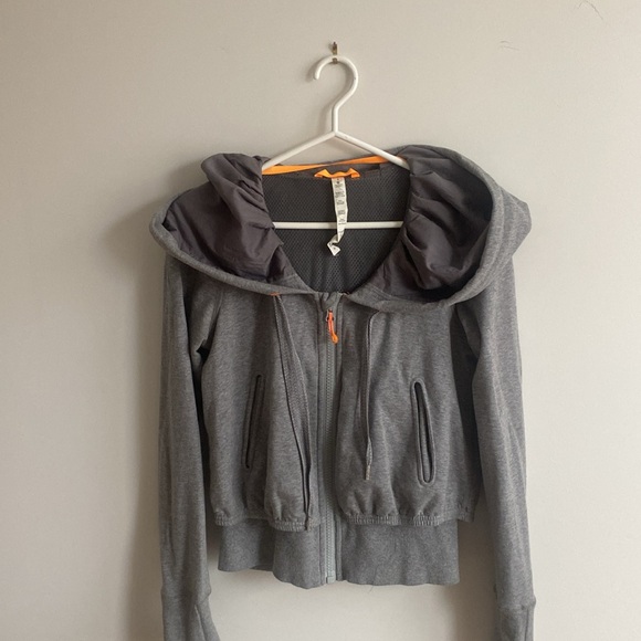 Lululemon grey sweatshirt - Picture 6 of 6